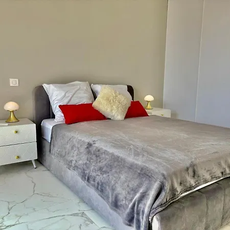 L'etoile Yourhosthelper Apartament *