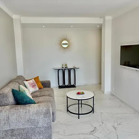 L'etoile Yourhosthelper